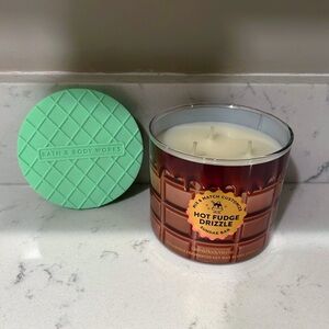 Bath and Body Works candle